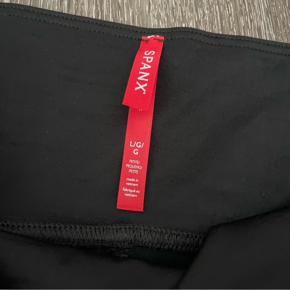 SPANX Faux Leather Black Leggings Size Large - Picture 8 of 10